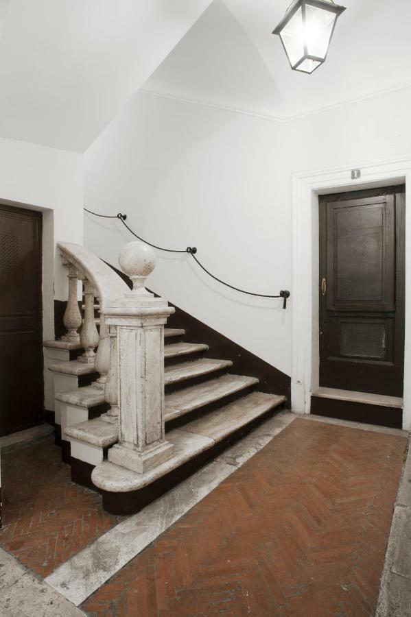 Santa Cecilia Apartment In Via Del Corso ローマ エクステリア 写真
